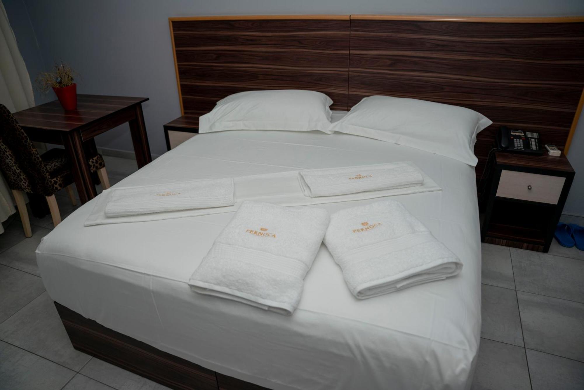Hotel Pernoca Durres Exterior photo